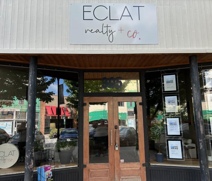 store front for Eclat