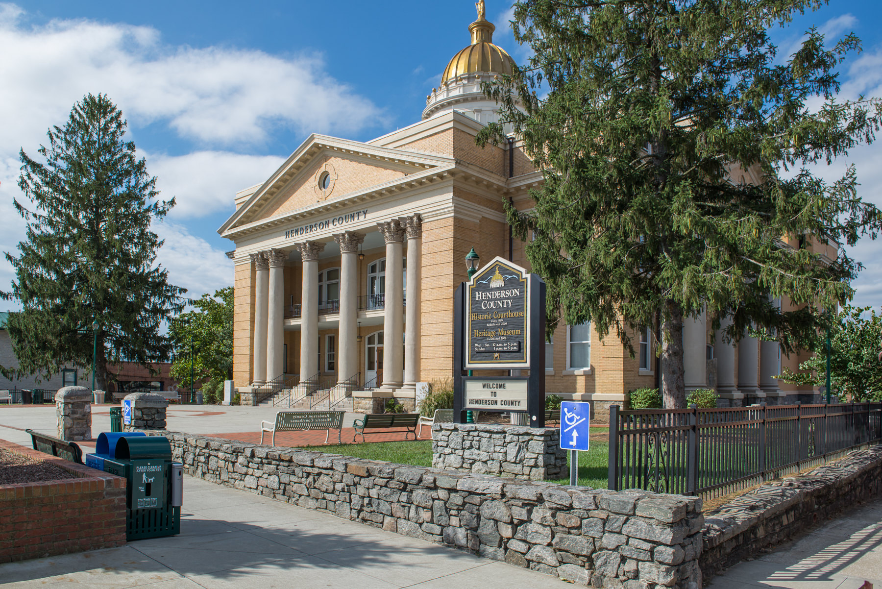 Henderson County Historic Courthouse & Heritage Museum