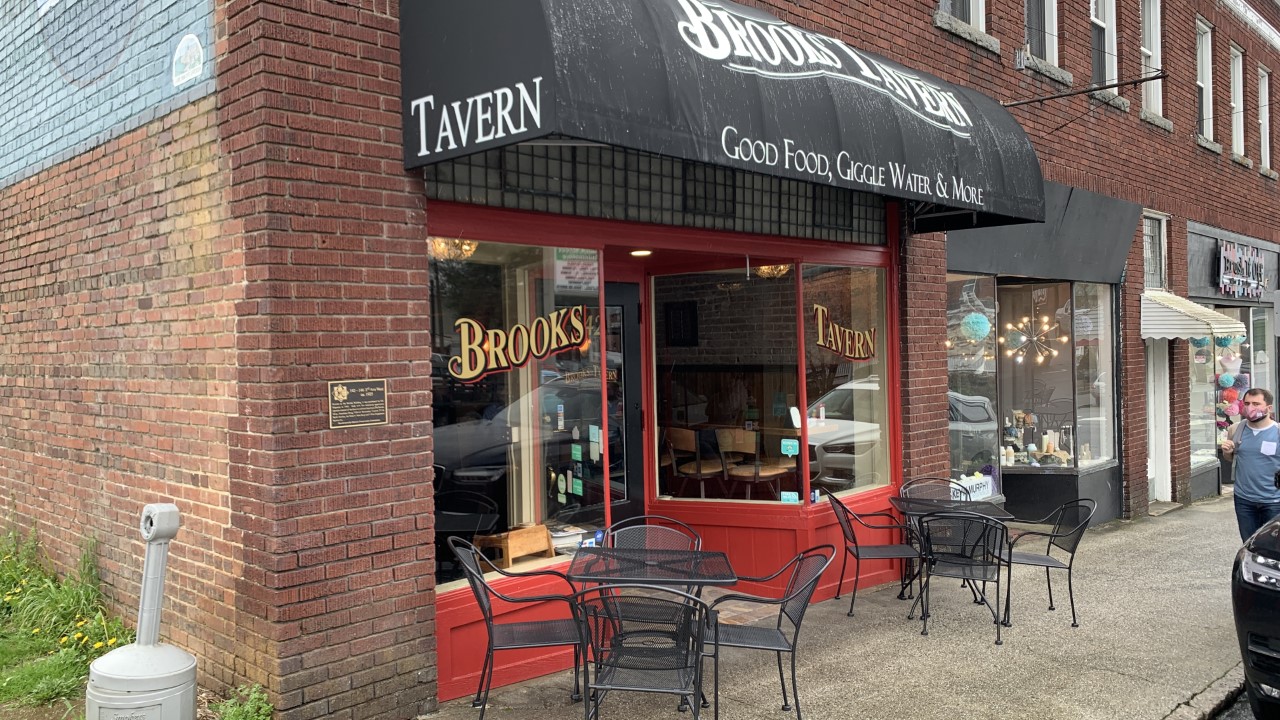 Brooks Tavern
