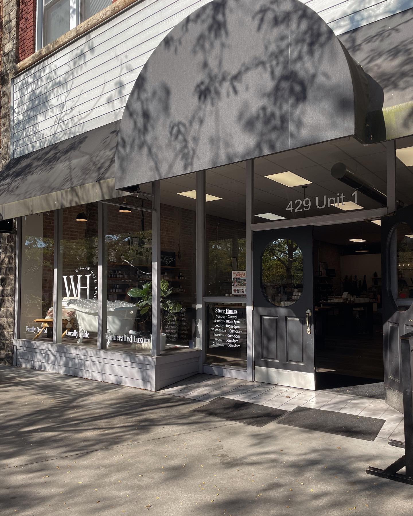 store front willow hill