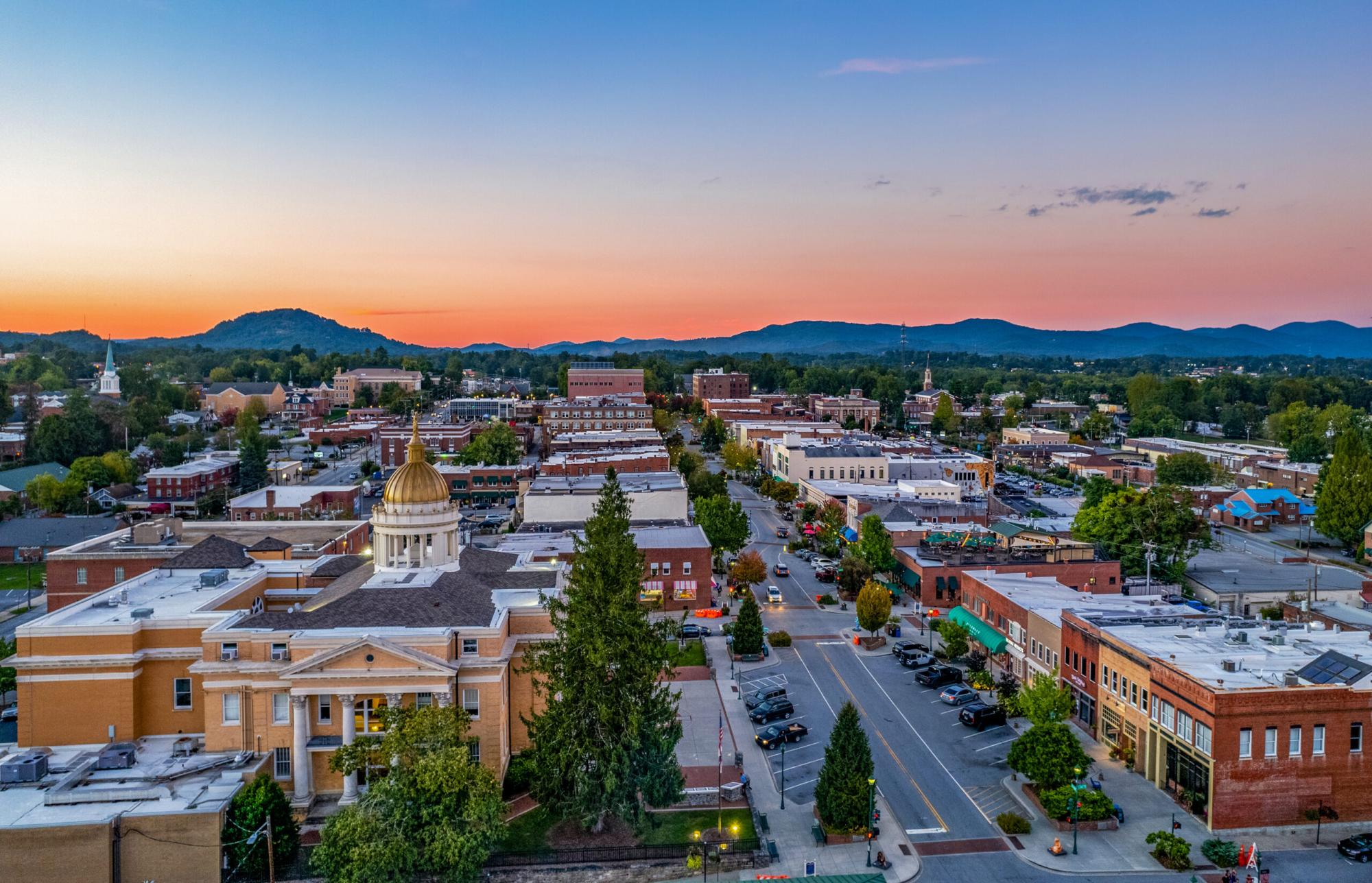 Bearfootin’ Bear Auction Virtual Bidding Ends this Saturday, October 25! Countdown Celebration at the Historic Courthouse