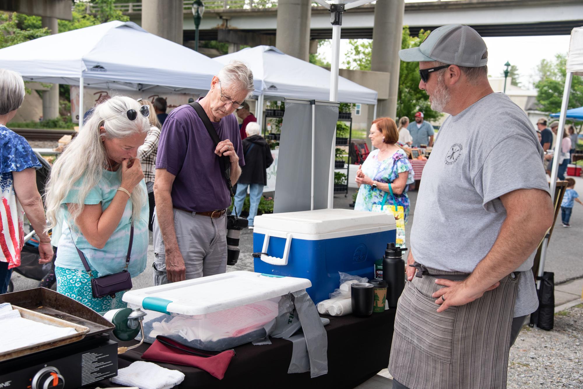 customers at the farmers market